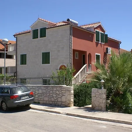 Apartman By The Sea Supetar, Brac - 4274 *