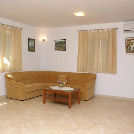 Apartman By The Sea Supetar, Brac - 4274 *